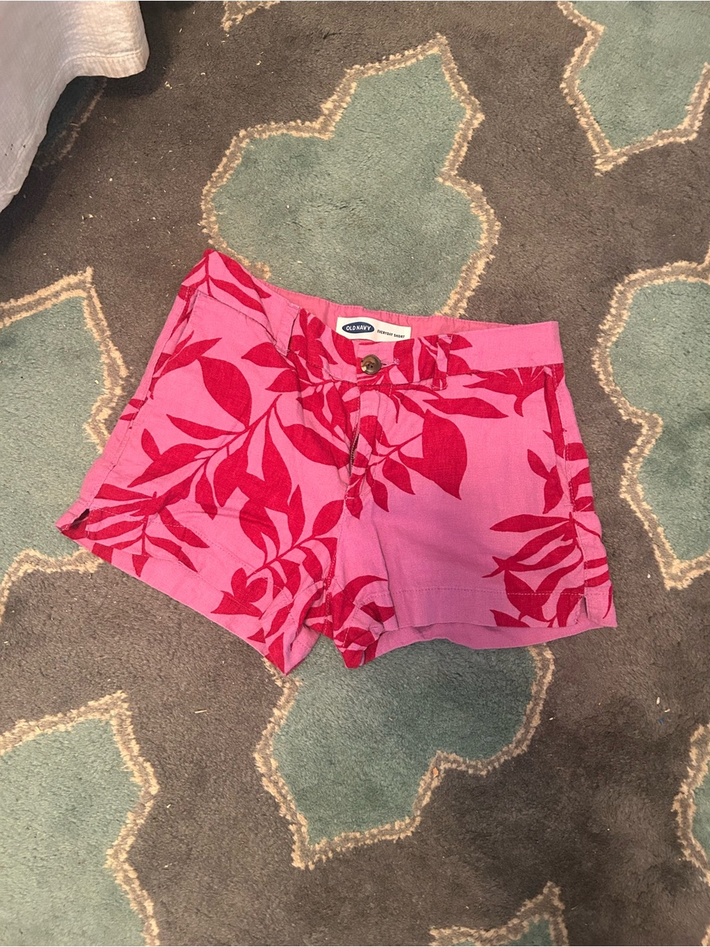 Old Navy Pink Linen Every Day Shorts with Fuchsia Leaf Print. Size 2
